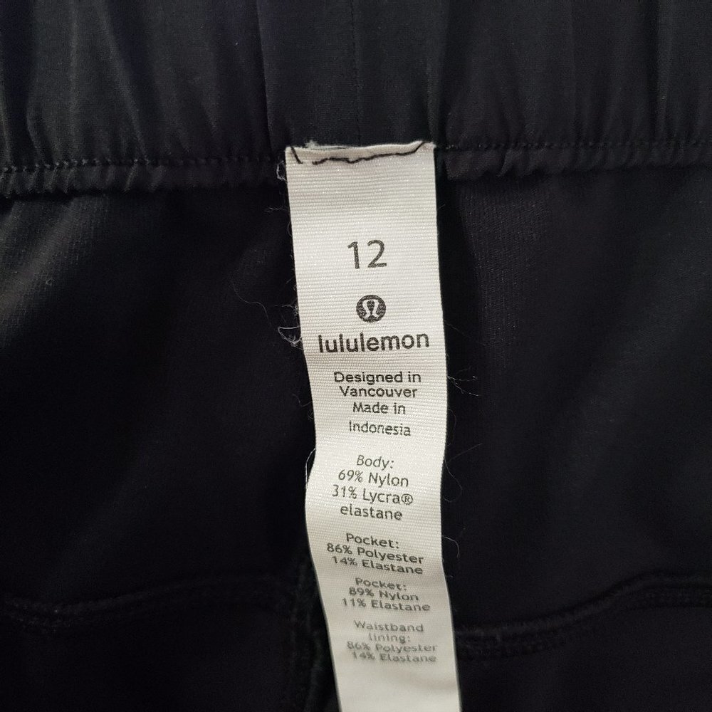 Lululemon On The Fly Short - Picture 11 of 11
